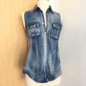 Red Tulip Sleeveless Denim Shirt